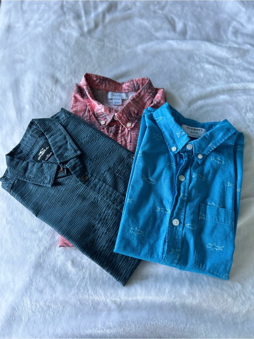 2 Old Navy and 1 O’Neill button up shirt, Old Navy size XL, O’Neill size M